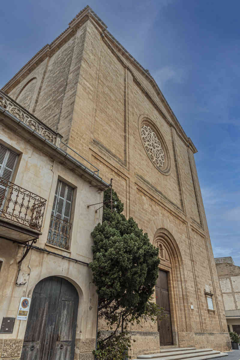 Mallorca - Llucmajor 04 - parroquia de Sant Miquel.jpg